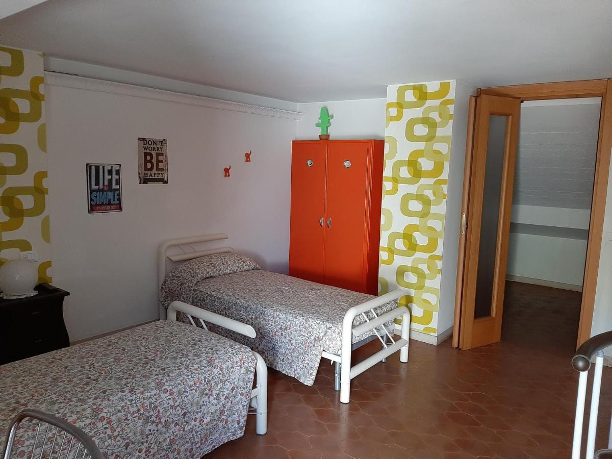 Appartamento Genziana - Con Vista Piscina E Garage 시르미오네 외부 사진