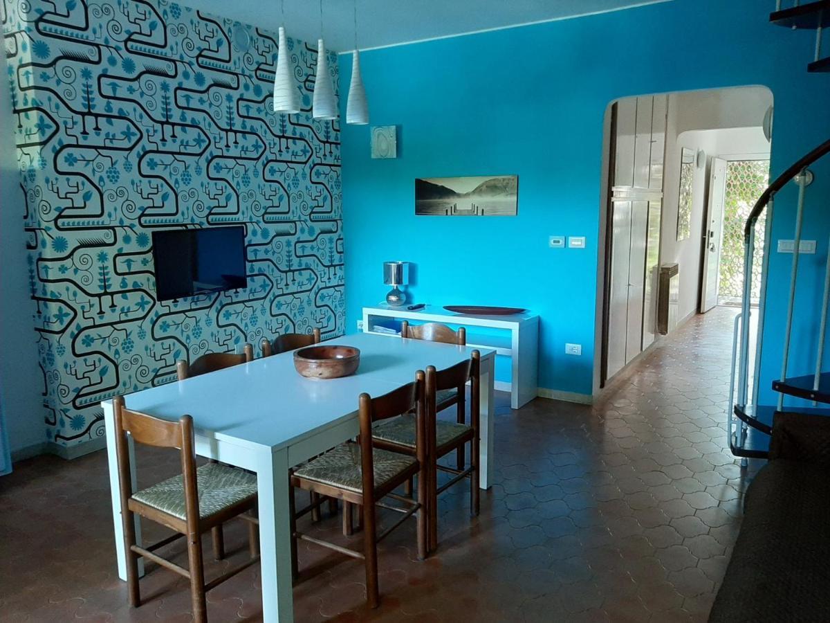 Appartamento Genziana - Con Vista Piscina E Garage 시르미오네 외부 사진