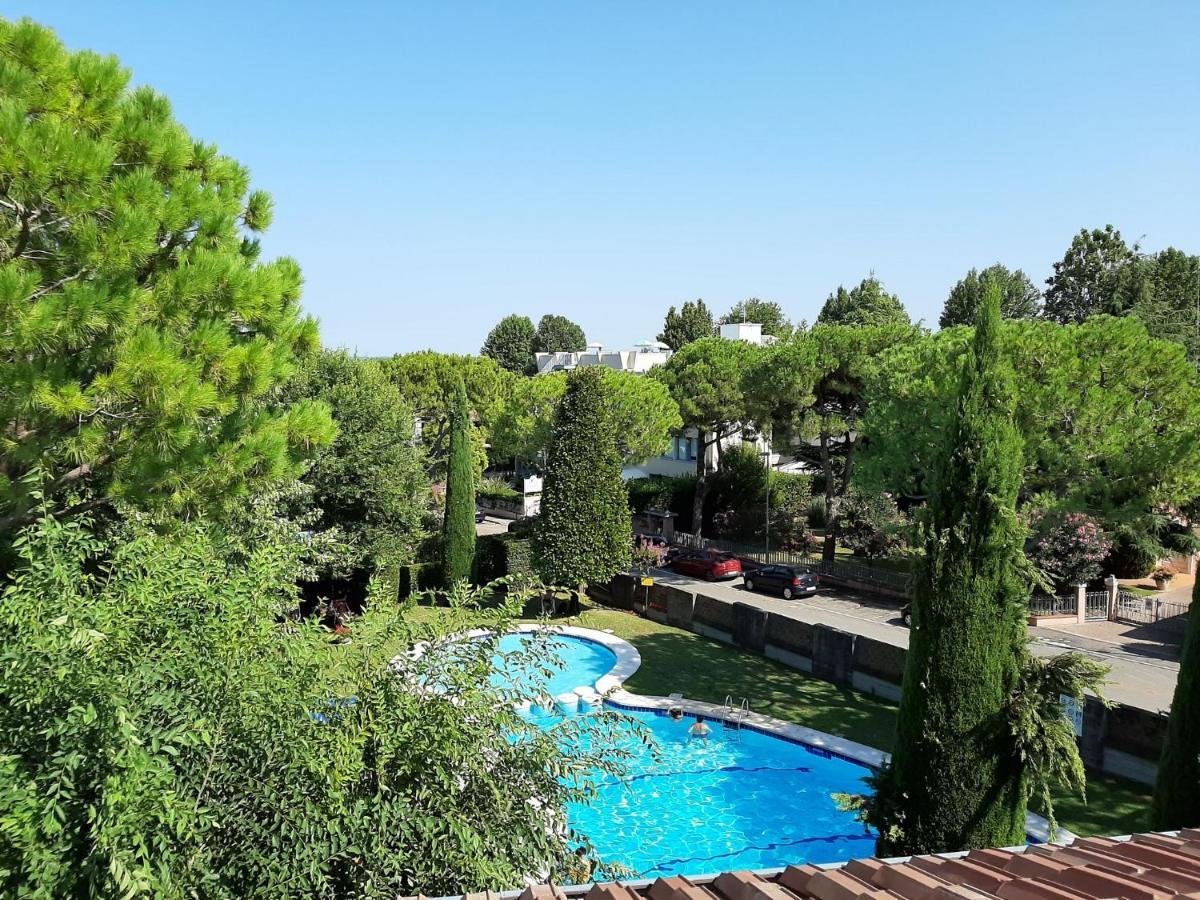 Appartamento Genziana - Con Vista Piscina E Garage 시르미오네 외부 사진